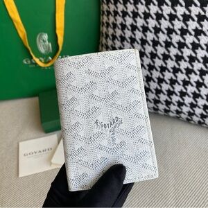 Authentic White Goyard Saint Pierre Bifold Card Holder Wallet - Like New